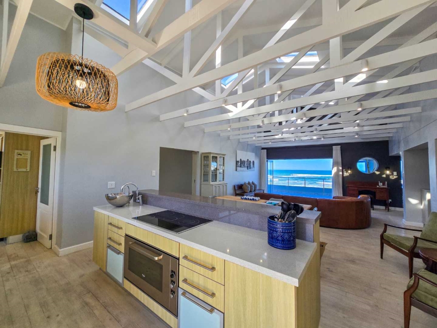 4 Bedroom Property for Sale in Stilbaai Oos Western Cape